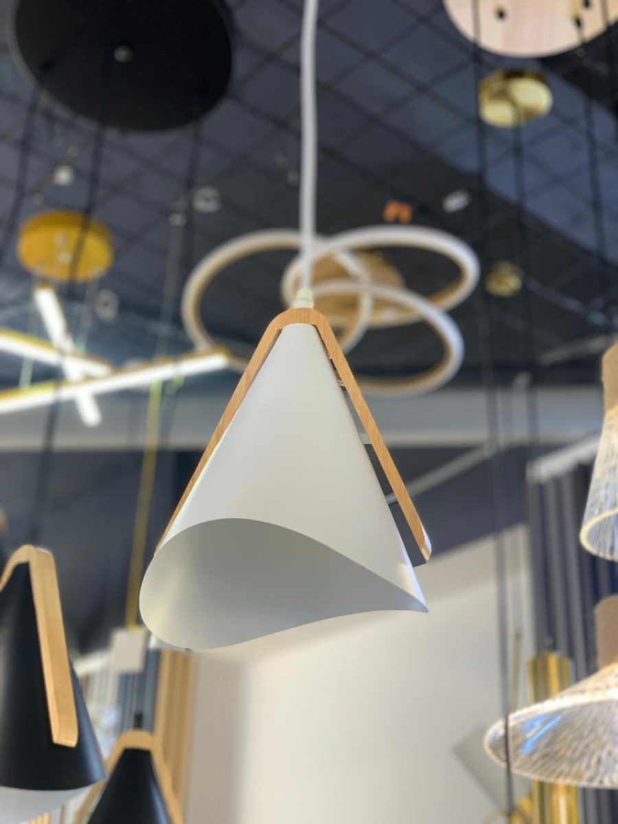 LÁMPARA DECORATIVA  TRIANGULO BLANCO E27  DI-29 COD.3373