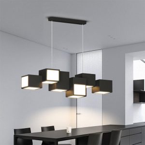 LÁMPARA DECORATIVA COLGAR BARRA RECTN NEGRA 8 CUBOS NEGROS DE METAL Y ACRILICOS 110V 3000K 90*22*120CM COD.4743