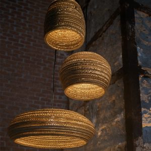 LÁMPARA DECORATIVA COLGANTE LUMINADA EN CARTULINA MARRON FORMA COPA "D35*41CM  4MT E27 COD.2850